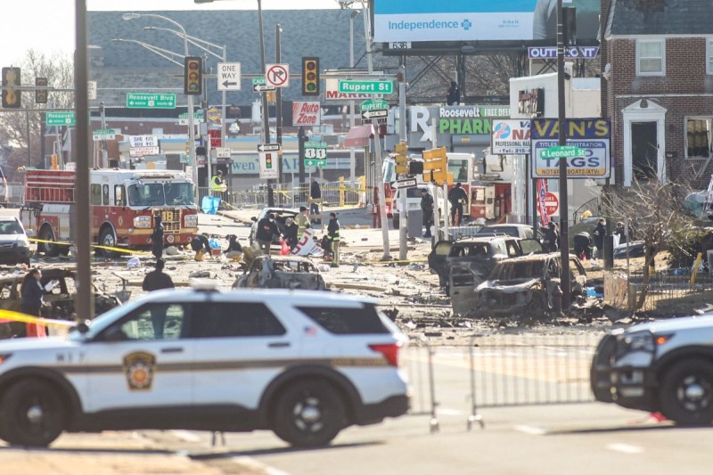 7-confirmed-dead-after-philadelphia-jet-crash-as-investigation-begins
