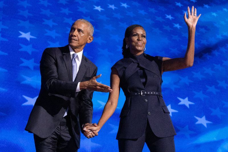 barack-obama-shares-valentines-photo-with-michelle-after-tabloid-rumors-of-marriage-troubles