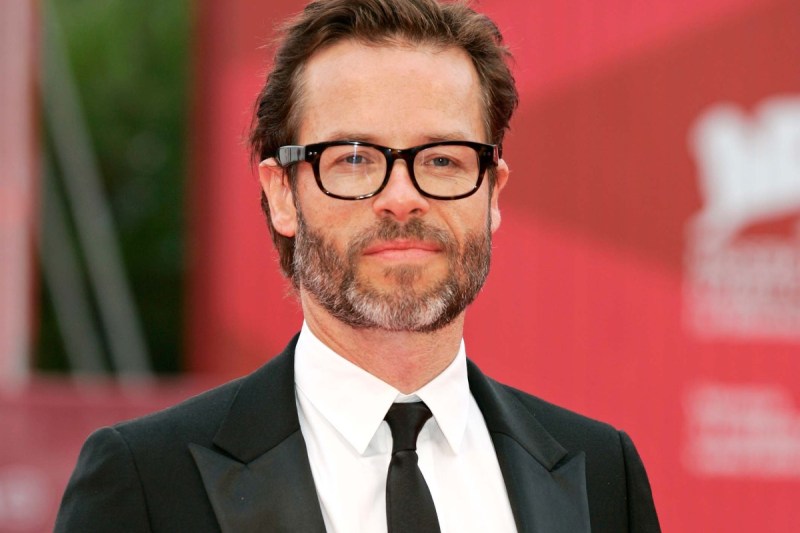 guy-pearce-admits-he-wanted-to-punch-actress-who-looked-down-on-his-soap-opera-work