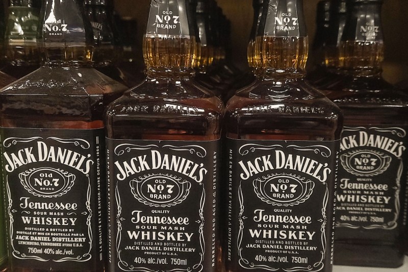 jack-daniels-distillery-barrel-house-collapses