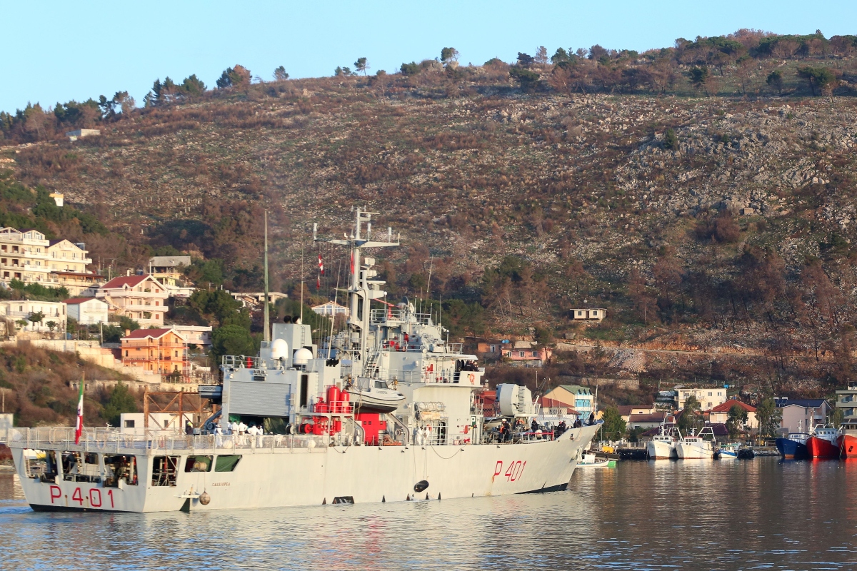 6-dead-40-missing-after-boat-capsizes