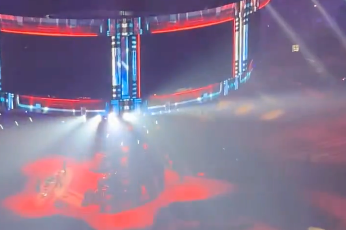 journey-concert-abruptly-stopped-as-fire-breaks-out-mid-performance