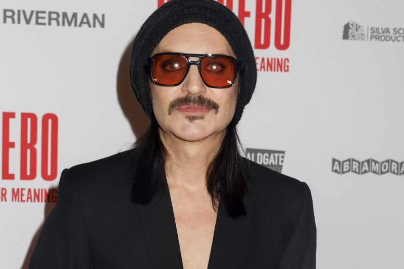 rockstar-brian-molko-accused-of-defaming-major-international-politician