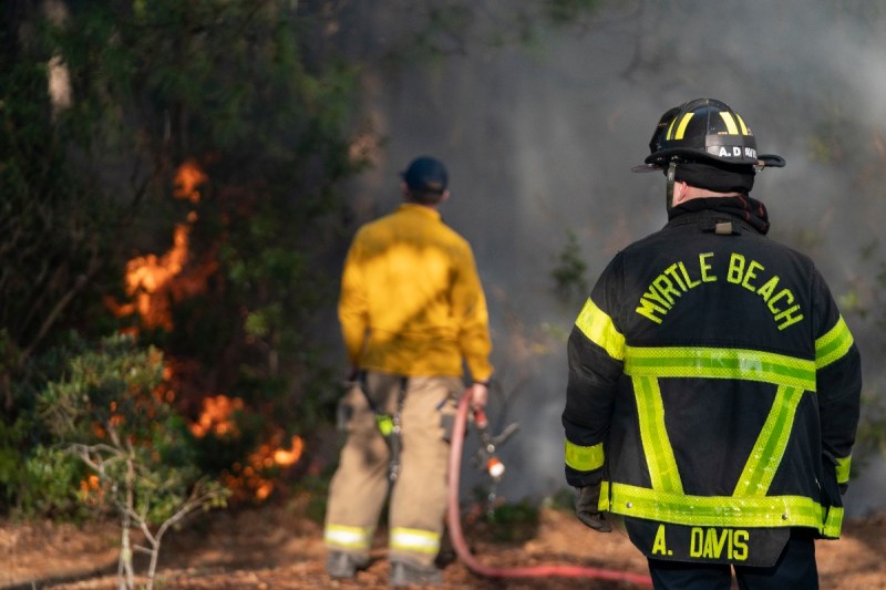 south-carolina-governor-declares-state-of-emergency-as-wildfires-cause-mass-evacuations
