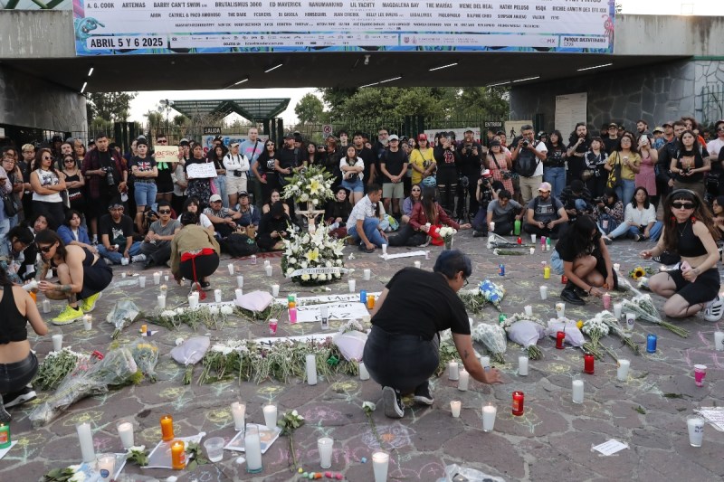 2-dead-after-crane-collapses-music-festival