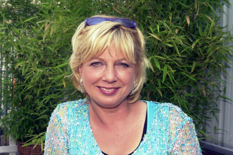 Beloved News Anchor Loretta Schrijver Dead at 68, Cause of Death Revealed