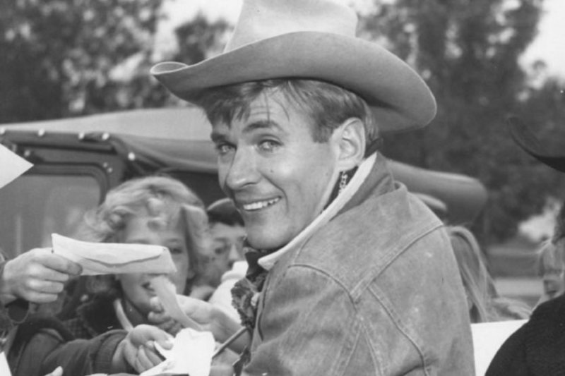 actor-in-classic-western-shows-and-elvis-presley-movies-dies-after-long-illness-will-hutchins-was-94