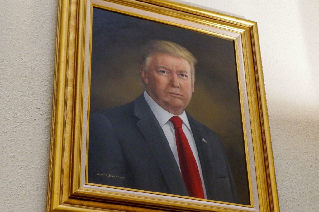 https://www.nbcnews.com/politics/donald-trump/trump-portrait-artist-says-career-in-peril-rcna199899