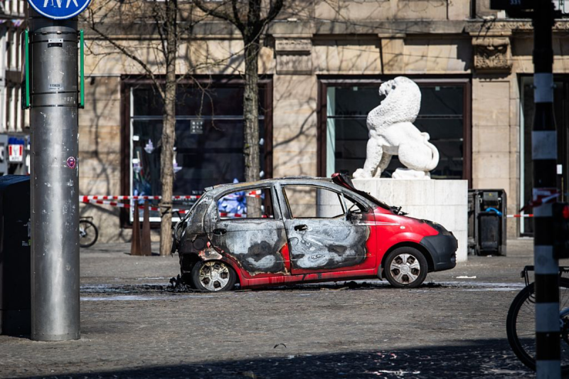 car-explodes-in-major-city-square-burned-man-taken-into-custody