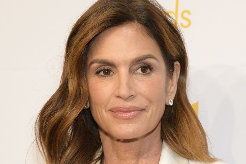 cindy-crawford-opens-up-about-devastating-death-of-brother