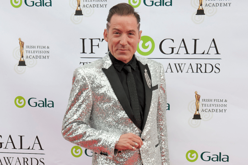 dancing-with-the-stars-judge-julian-benson-dead-at-54-cause-of-death-revealed