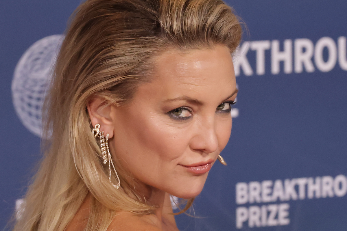 kate-hudson-soaks-up-spring-sun-in-new-selfie