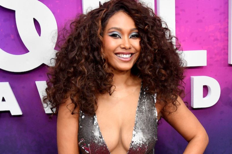 my-wife-and-kids-star-parker-mckenna-posey-poses-on-boat-reveals-if-shell-ever-start-an-of-account