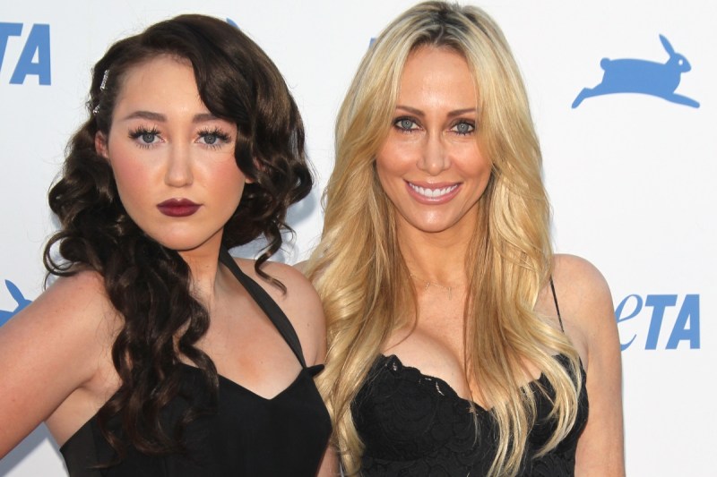 noah-cyrus-opens-up-about-bond-between-fiance-pinkus-and-mom-tish-cyrus-following-family-drama