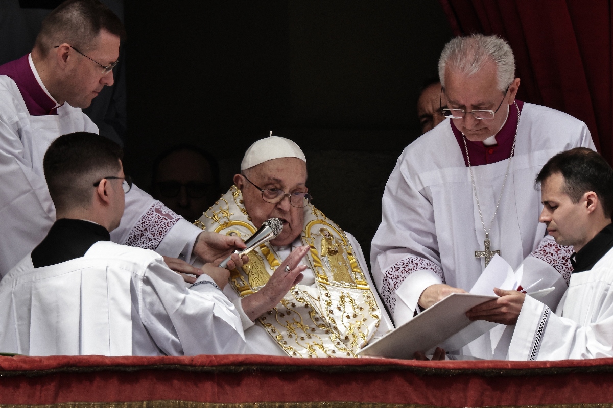 pope-francis-gave-traditional-easter-blessing-hours-before-his-death