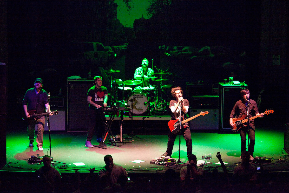 rockstar-mourns-death-of-father-after-icu-hospitalization-read-joshua-cains-tribute