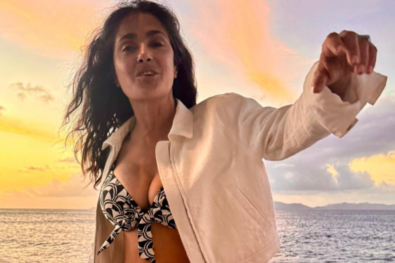 salma-hayek-shares-spring-break-photos