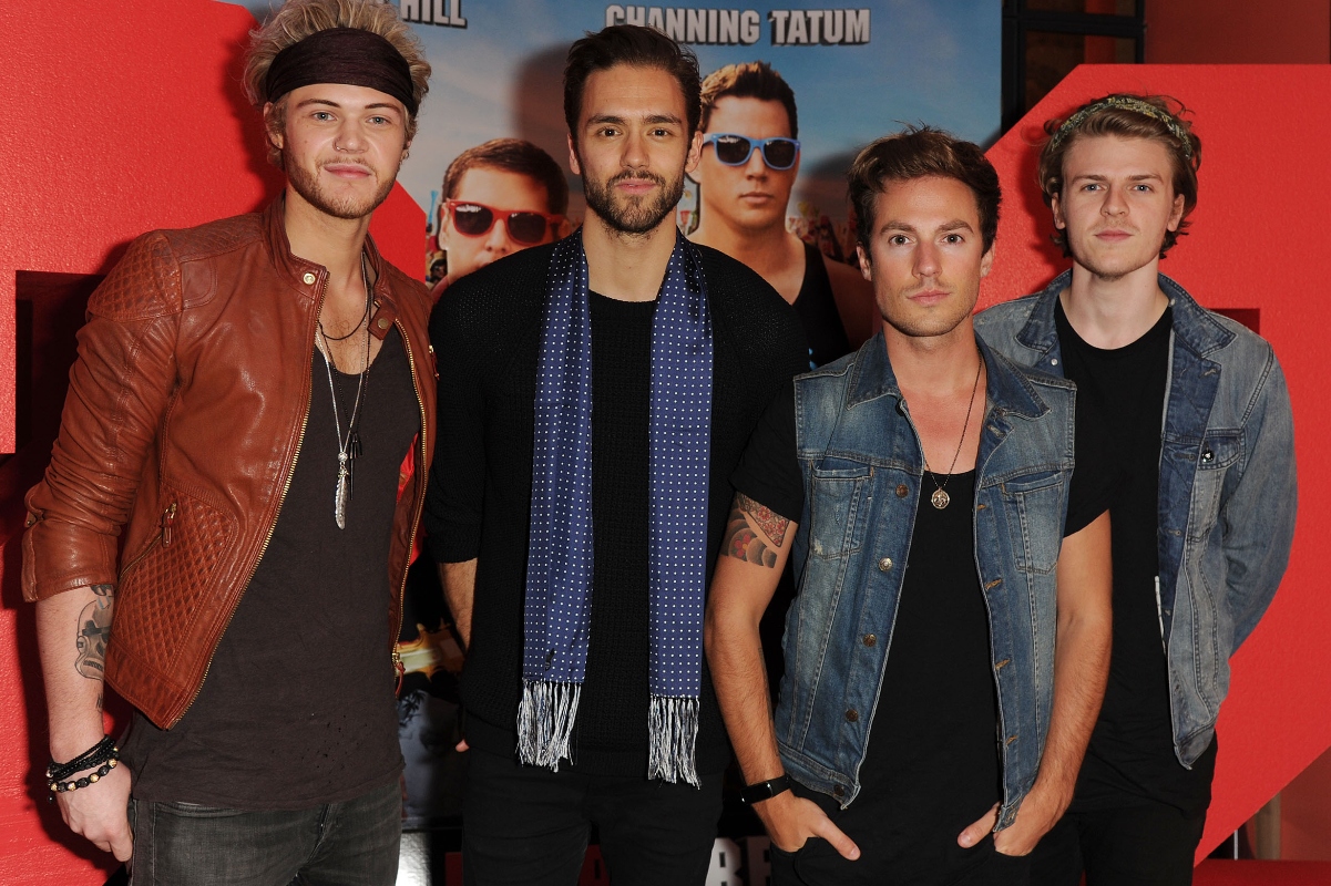 2010s-pop-rock-star-undergoing-chemotherapy