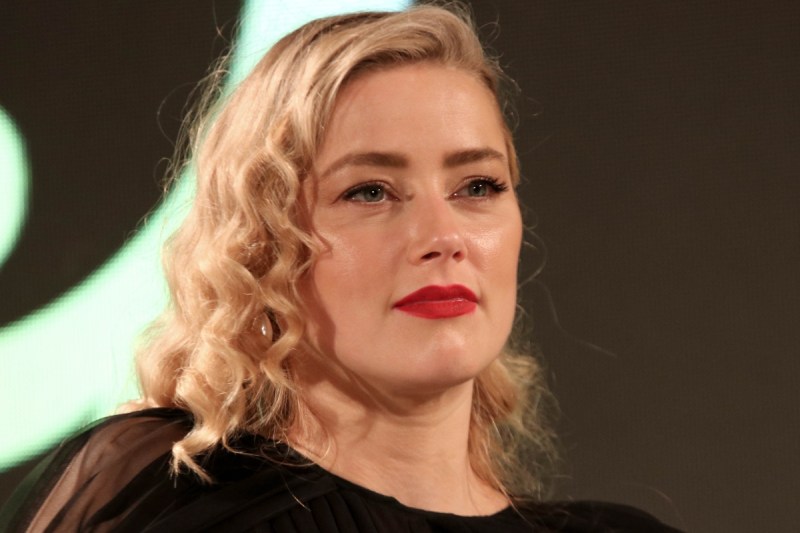 amber-heard-welcomes-twins