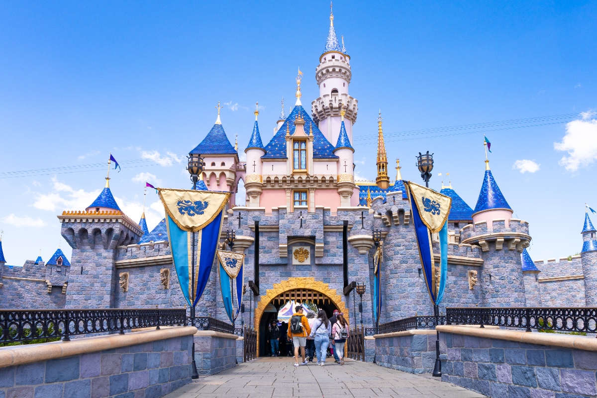 disneyland-to-unveil-controversial-walt-disney-robot-in-july-and-some-family-members-arent-happy-abo