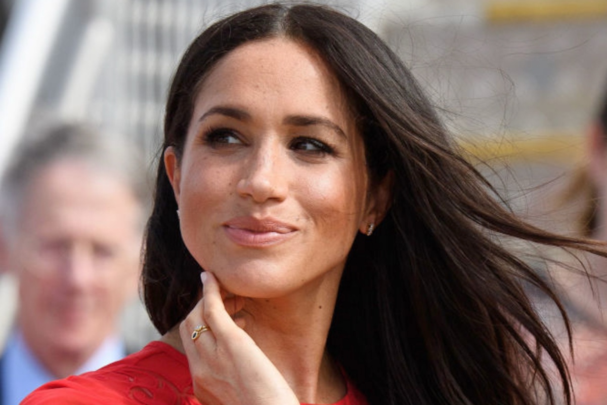 flight-attendant-reveals-her-experience-with-meghan-markle