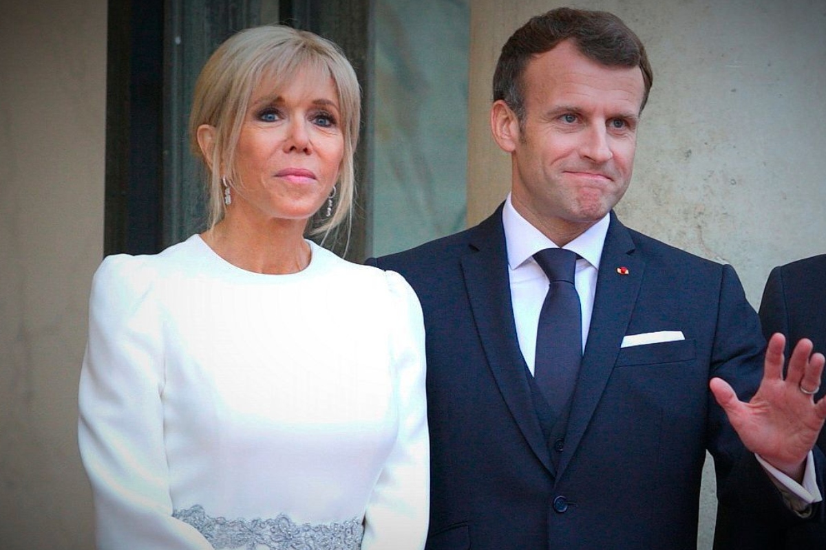 french-president-emmanuel-macron-appeared-to-be-pushed-by-his-wife-while-arriving-in-vietnam