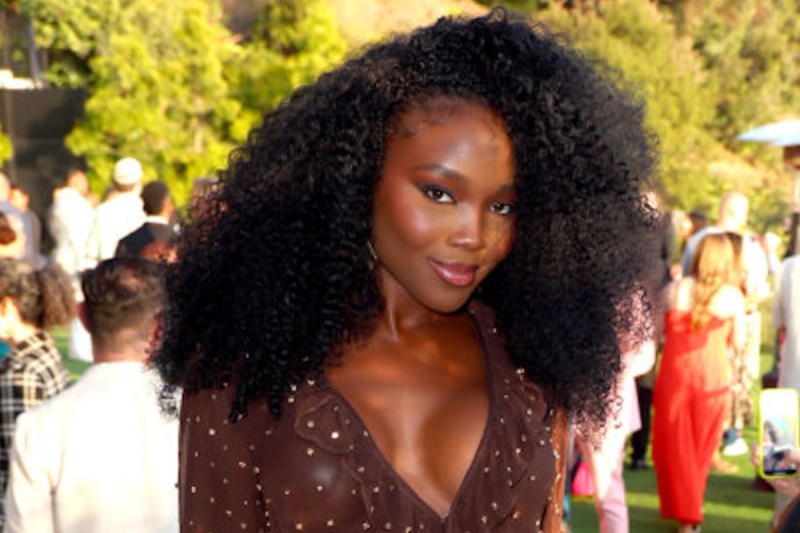 netflix-star-melinda-melrose-joins-influencers-for-swanky-kentucky-derby-party