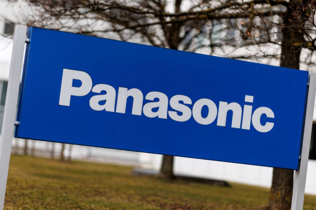 panasonic-slashes-10000-jobs-amid-900m-restructuring-plan