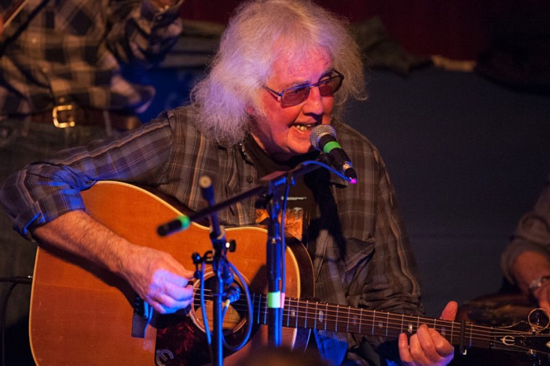 revered-guitarist-singer-songwriter-wizz-jones-dead-at-86