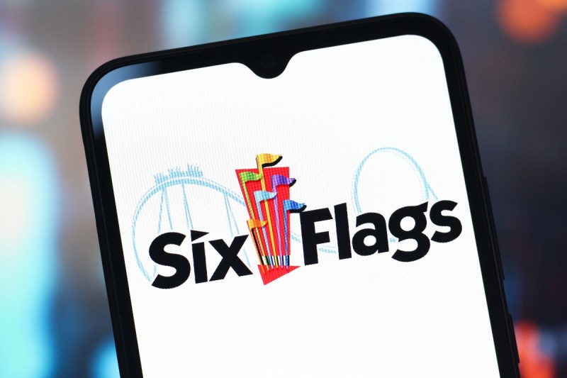 six-flags-removes-knotts-and-magic-mountain-presidents