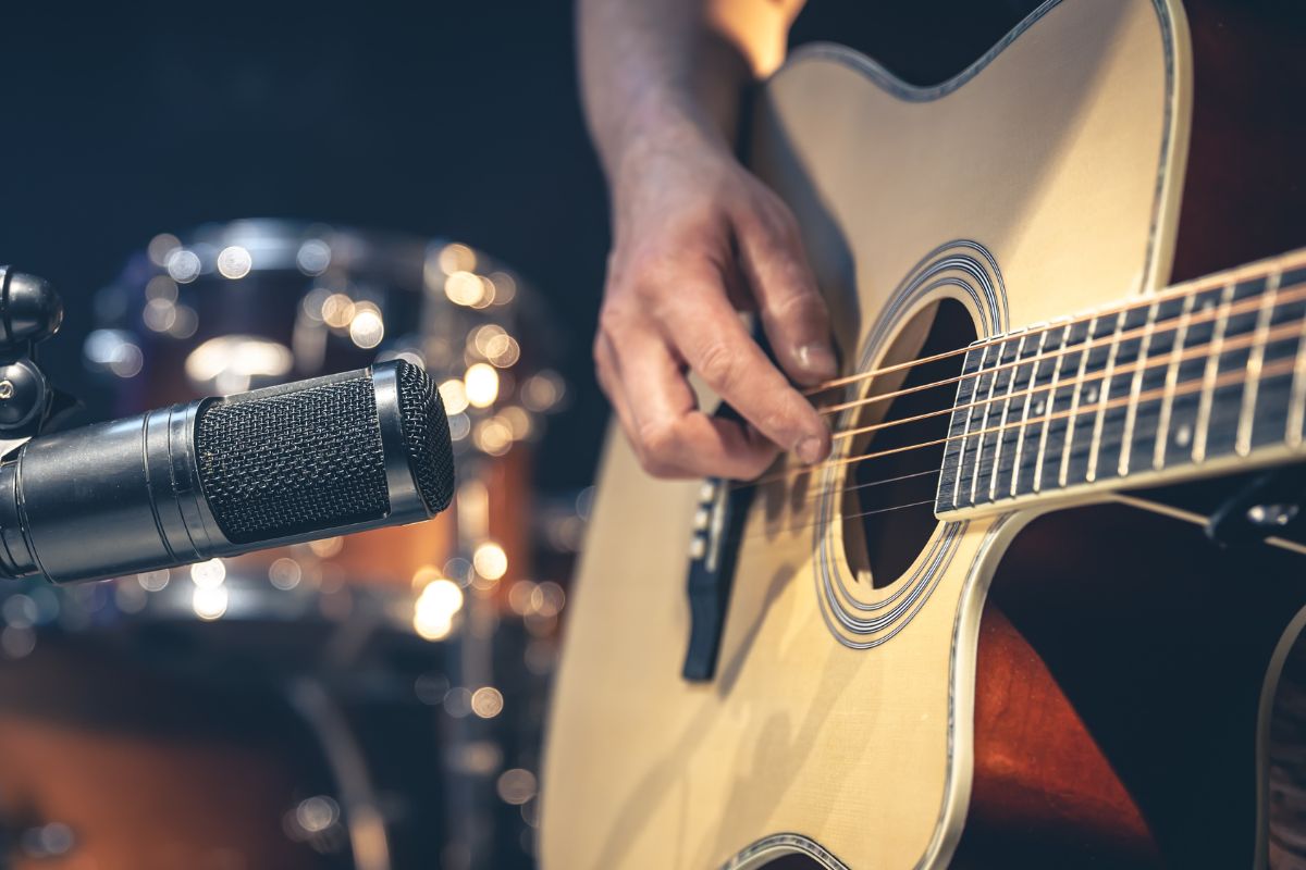 '90s Country Star With 6 No. 1 Hits Forced to Cancel Concert After Health Complications