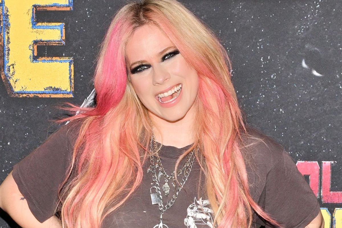 avril-lavigne-reunites-with-rockstar-ex-husband-performs-with-him-at-warped-tour