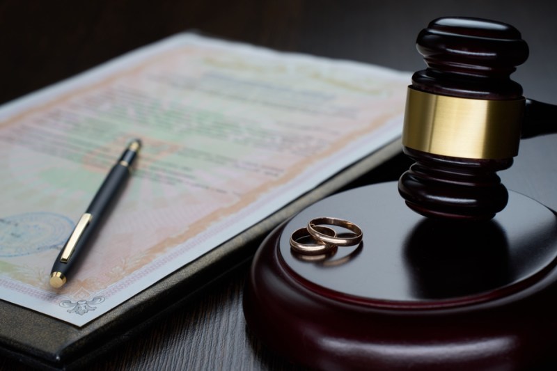 beloved-tv-movie-actress-divorcing-celebrity-chef-wife