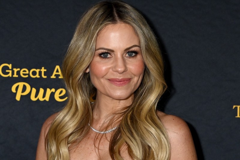 full-house-star-candace-cameron-bure-poses-in-swim-top-while-in-vacation-mode