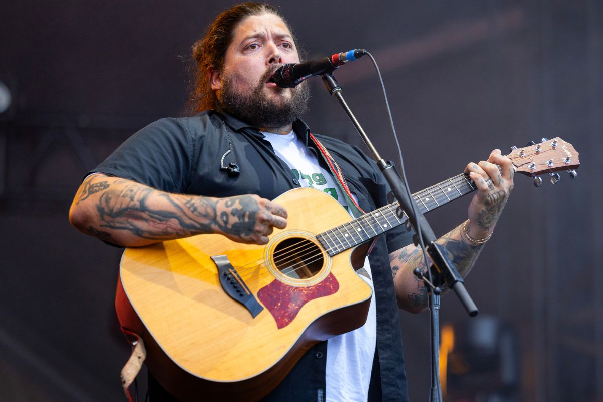 gofundme-launched-for-rock-country-singer-whose-house-burned-down