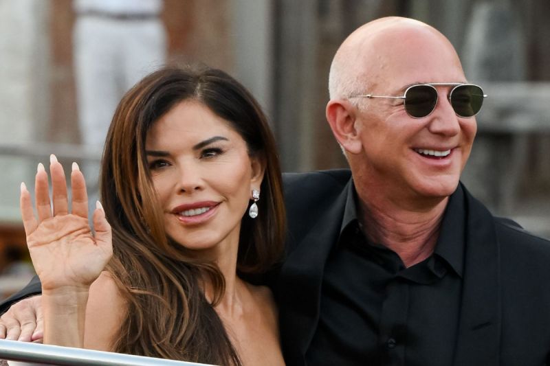 Jeff Bezos Marries Lauren Sánchez in Multi-Million Dollar Lavish Venice