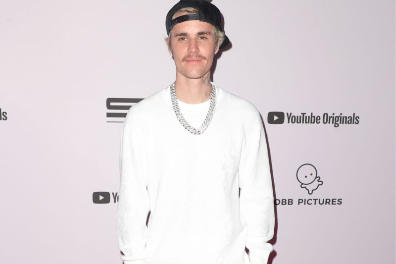 justin-bieber-concerns-fans-with-new-post-about-transactional-relationships