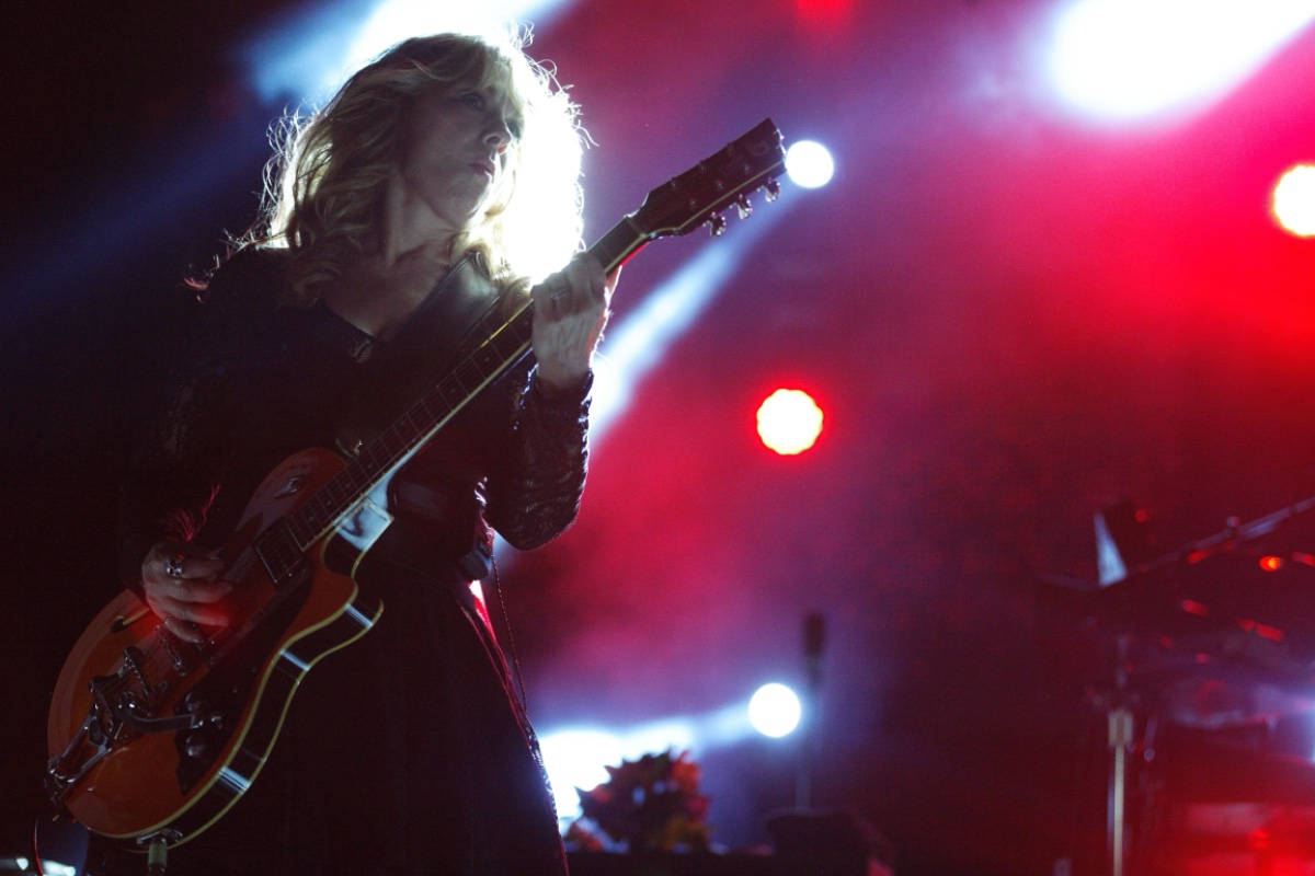 legendary-classic-rock-bands-guitars-stolen-before-concert