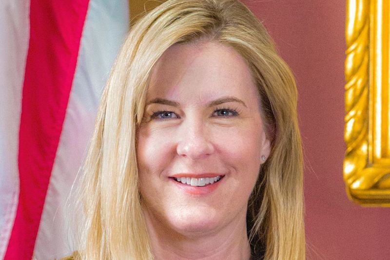 minnesota-lawmaker-and-her-husband-killed-in-politically-motivated-assassination-by-man-impersonating-a-police-officer