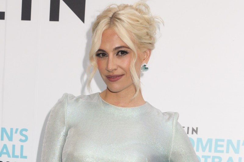 pop-singer-pregnant-with-baby-no-2