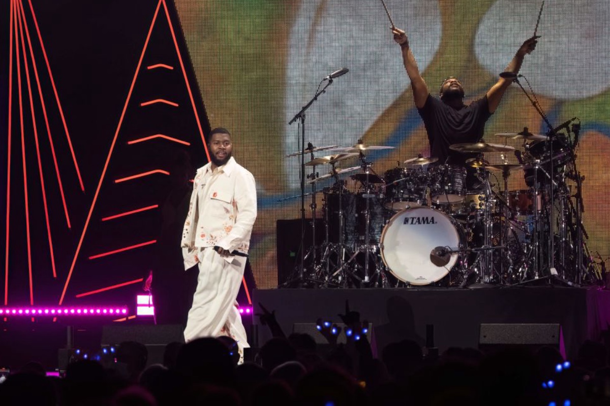 popular-rb-star-left-in-tears-during-first-pride-concert-since-coming-out