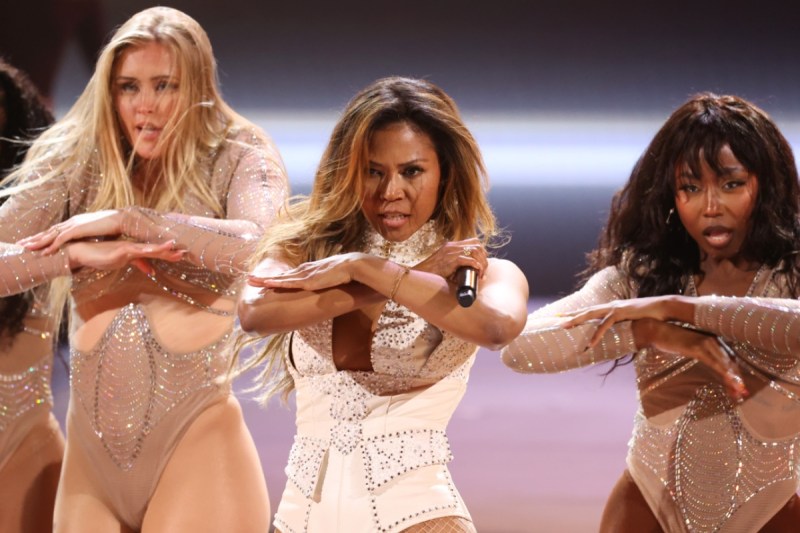 rb-favorite-reveals-secret-separation-from-husband-ongoing-divorce