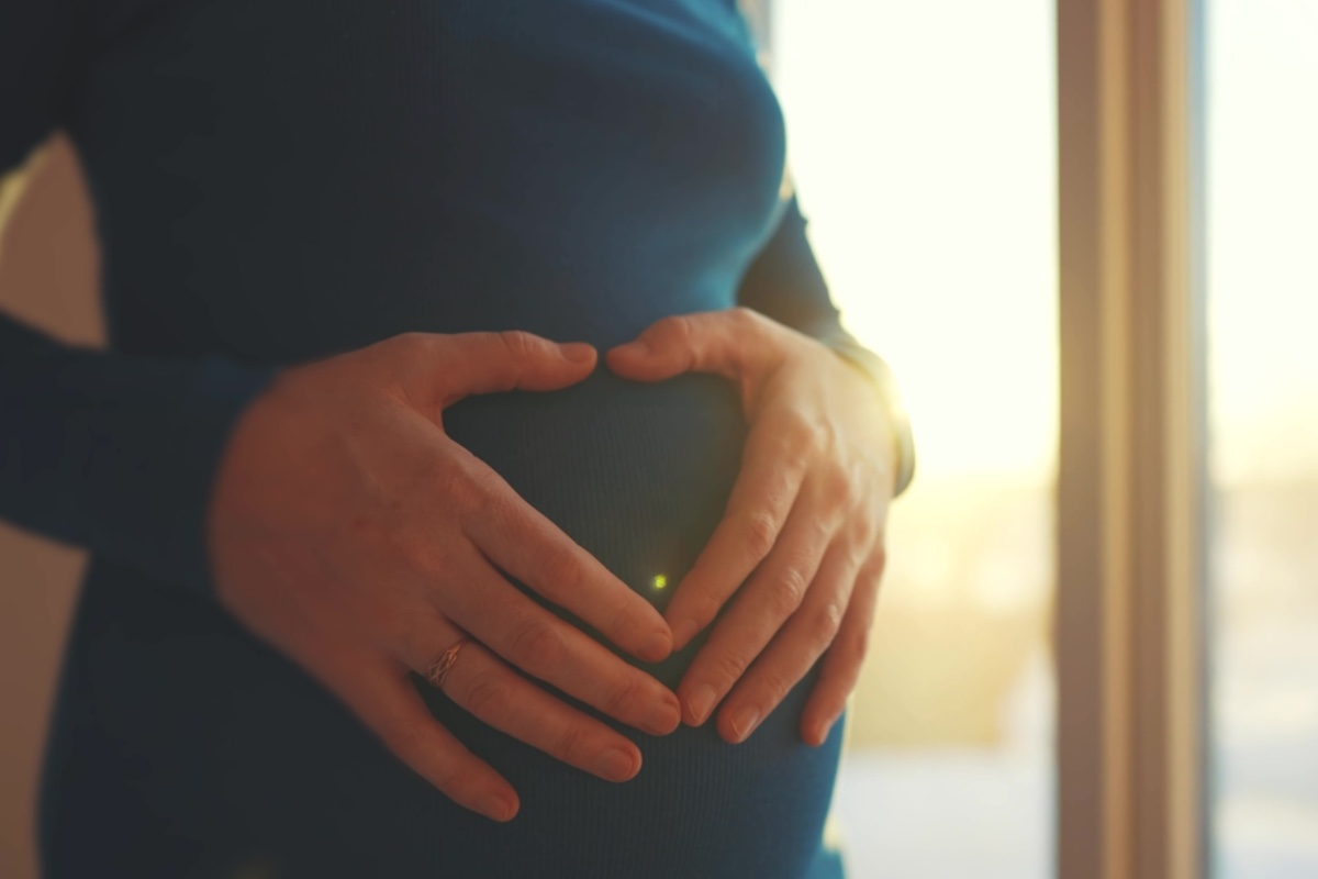 standup-comic-pregnant-with-her-fourth-child