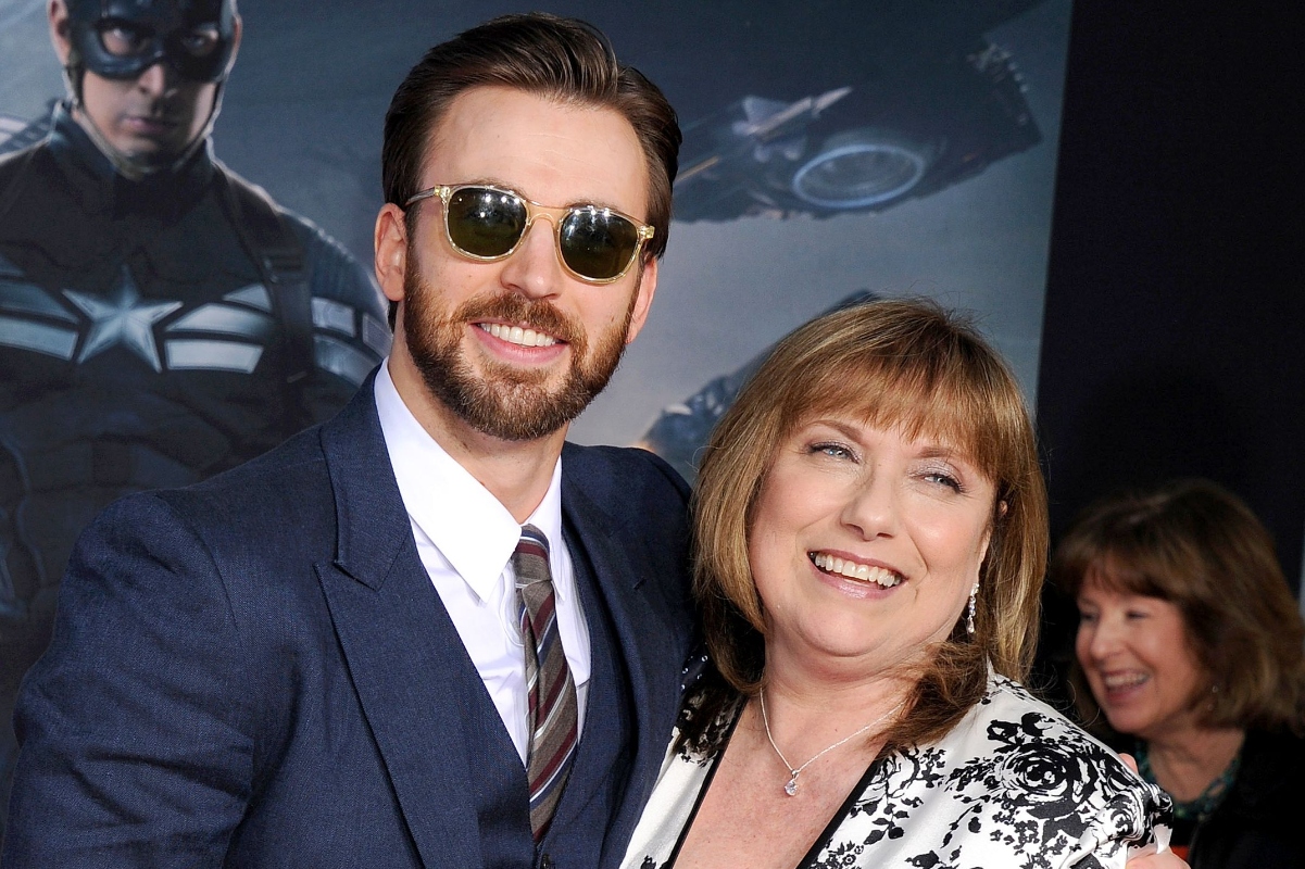 the-heartfelt-reason-why-chris-evans-skipped-the-premiere-of-his-new-movie
