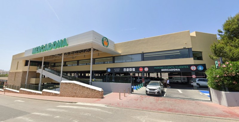 25-Year-Old Dies After Falling From Parking Garage