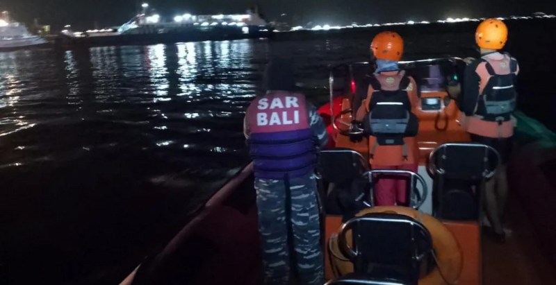 6 Dead, More Than 30 Missing After Ferry Sinks In Bad Weather