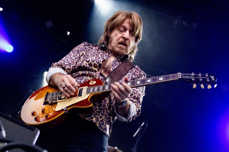 80s-rockstar-fracture-spine