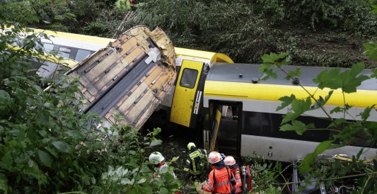 At Least 3 People Dead After Train Derails