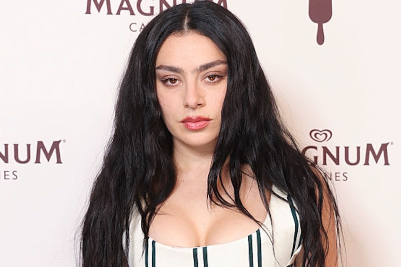 charli-xcx-confirms-marriage-to-rockstar-see-the-wedding-photos