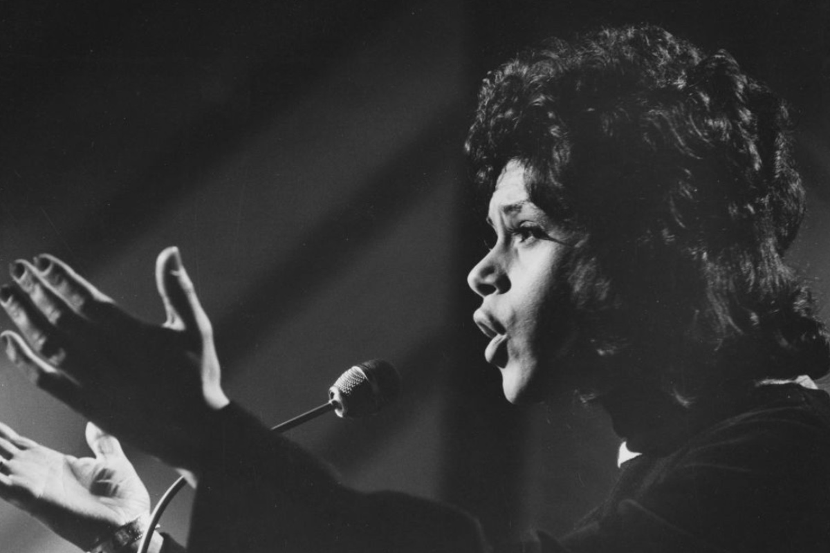 classic-singer-iris-williams-dead-at-79